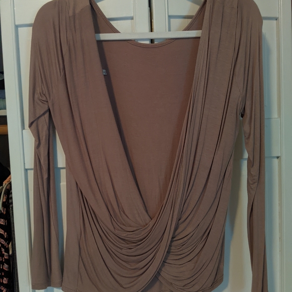 Backless long sleeve top from Tobi - Picture 2 of 3